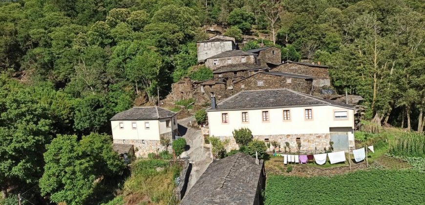 Large farmhouse in traditional Galician architecture