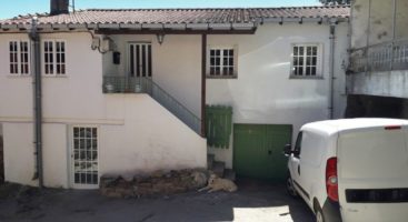 Bewoonbare woning op twee verdiepingen op 5 km van Chantada