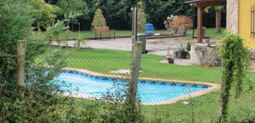 Kwaliteitsvilla met tuin en zoutwater zwembad op loopafstand van Ferreira de Panton