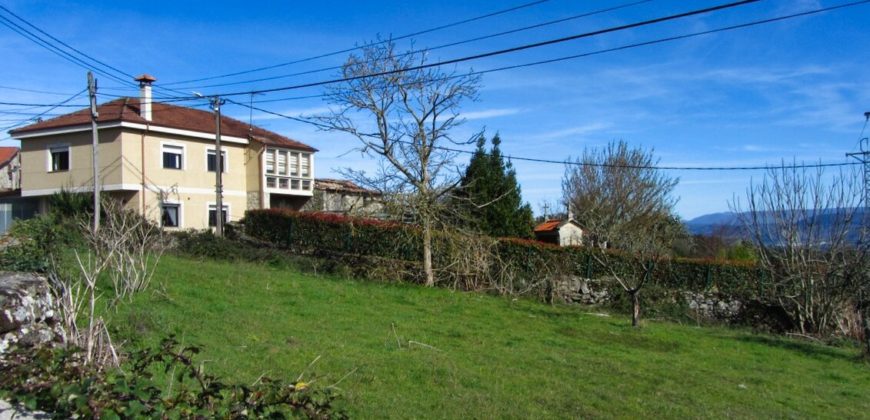 Landelijk gelegen villa met grond in het hart van de Ribeira Sacra