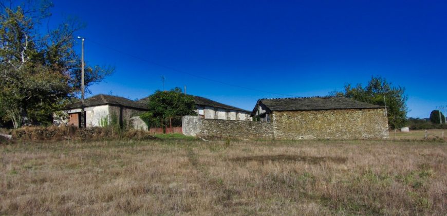 Large historic Country House to renovate with 7 hectares of land and outbuildings