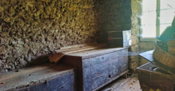 Rustiek stenen huis om te restaureren op een rustige locatie