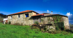 Beautiful stone-built house with land and beautiful views close to Monforte