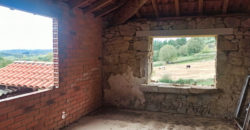 Casa rústica de piedra a rehabilitar con finca e 7 km de Monforte de Lemos