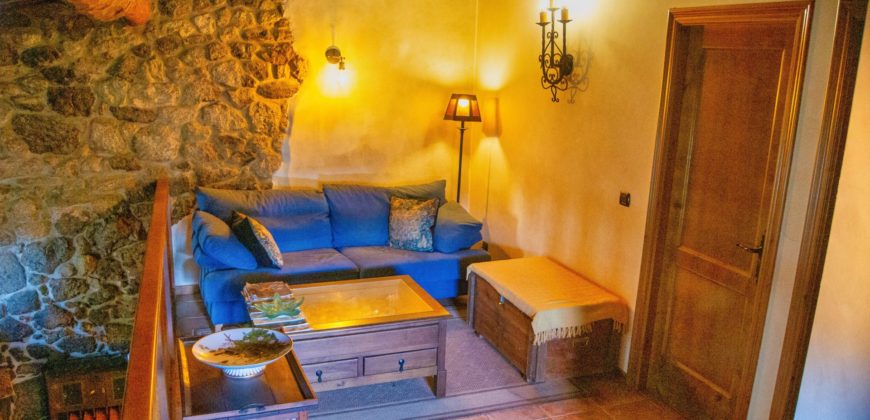 Lovely Country Hotel, located near the river Miño in the Ribeira Sacra region