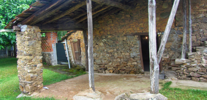Zwei traditionelle Steinhäuser mit Gärten, 5 km von Monforte de Lemos entfernt
