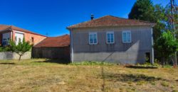 Dos casas rurales con patio y finca cerrada en la Ribeira Sacra
