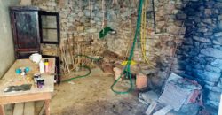 Casa de piedra renovada con fincas y anexos en la Ribeira Sacra de Ourense
