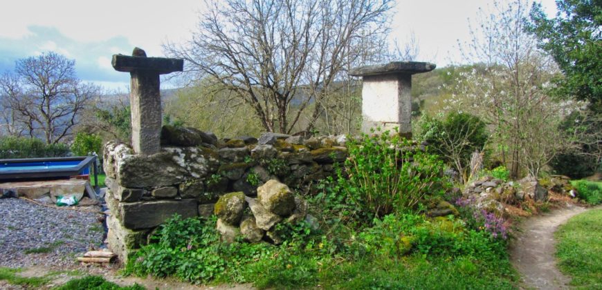 Authentisches Steinhaus mit Grundstück