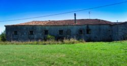 Historisch pand met bijgebouwen en veel grond in de Ribeira Sacra streek