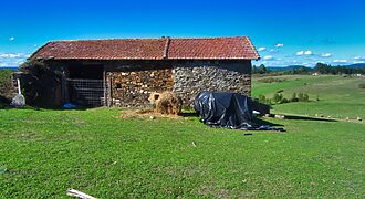Landelijk gelegen perceel met stenen schuur in de Ribeira Sacra