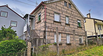 Stone-built house with garden on the outskirts of Vigo
