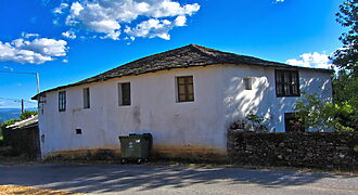 Traditional stone-built farmhouse with land located in the south of Lugo