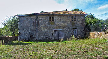 Authentisches Haus aus Naturstein mit Grundstück