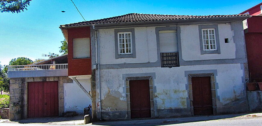Gran casa rural de piedra con fincas, muy bien situada