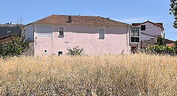 Detached rural house with 8K m² of land at just 3 km from Monforte de Lemos Detached rural house with 8K m² of land at just 3 km from Monforte de Lemos