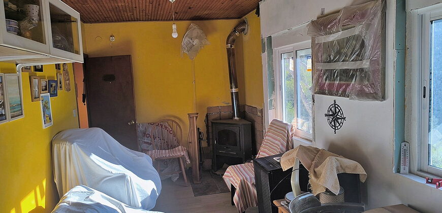Casita rural con jardín ubicada en el cañón del río Sil