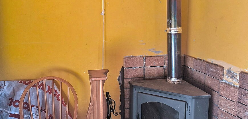 Casita rural con jardín ubicada en el cañón del río Sil