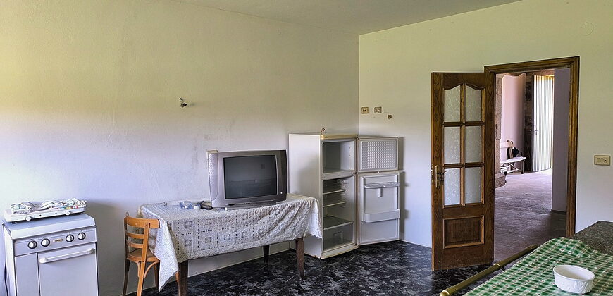 Beautiful stone-built Country House with 9 hectares of land in Antas de Ulla