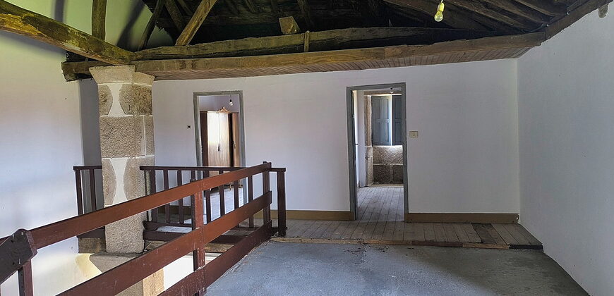 Beautiful stone-built Country House with 9 hectares of land in Antas de Ulla