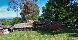 Hermosa casa tradicional de piedra a rehabilitar con anexos y amplia finca