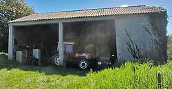 Bonita casa rústica de piedra con anexos y fincas en Palas de Rei Bonita casa rústica de piedra con anexos y fincas en Palas de Rei