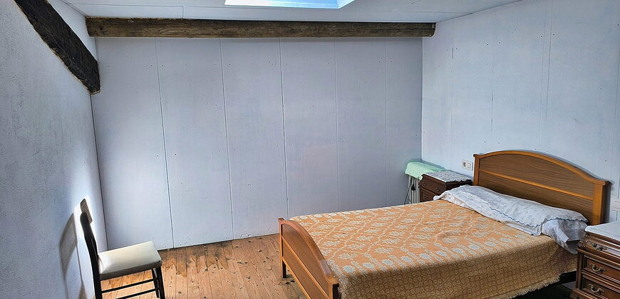 Bonita casa rústica de piedra con anexos y fincas en Palas de Rei