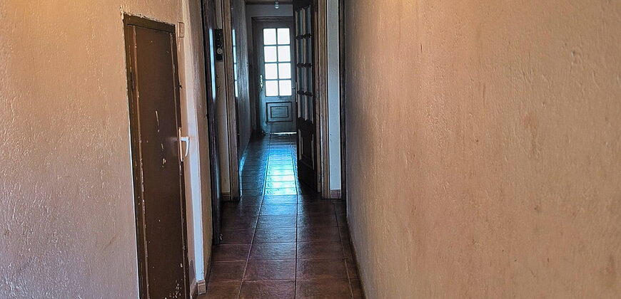 Bonita casa rústica de piedra con anexos y fincas en Palas de Rei