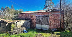 Casa grande de piedra a rehabilitar con anexos y finca amplia Casa grande de piedra a rehabilitar con anexos y finca amplia