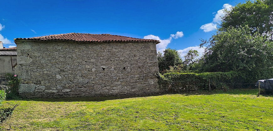 Schönes, renoviertes Natursteinhaus mit Garten in Monterroso