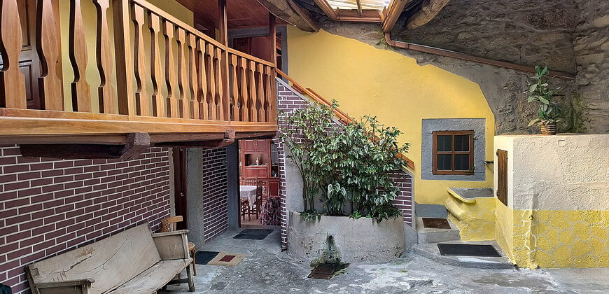 Schönes, renoviertes Natursteinhaus mit Garten in Monterroso