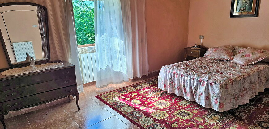 Schönes, renoviertes Natursteinhaus mit Garten in Monterroso