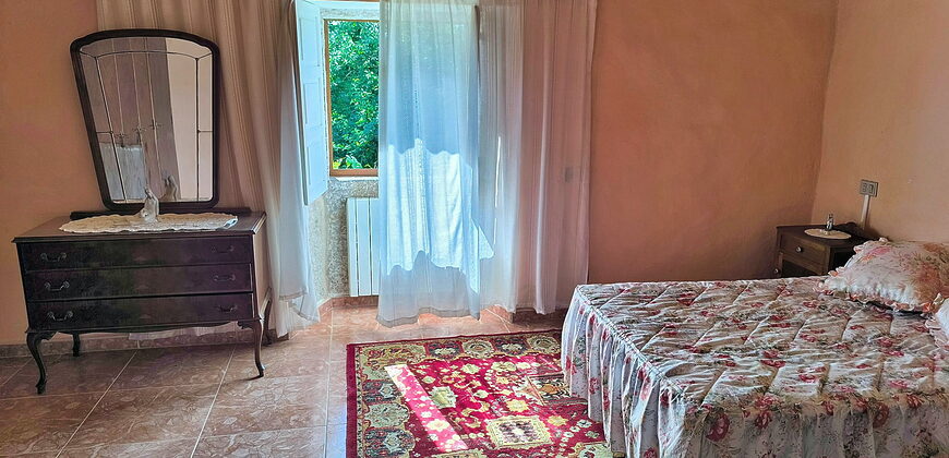 Schönes, renoviertes Natursteinhaus mit Garten in Monterroso