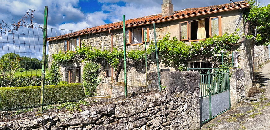 Schönes, renoviertes Natursteinhaus mit Garten in Monterroso