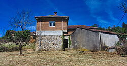 Fully habitable Country House with land and stunning views overlooking the Cabe valle Fully habitable Country House with land and stunning views overlooking the Cabe valle