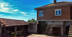 Fully habitable Country House with land and stunning views overlooking the Cabe valle Fully habitable Country House with land and stunning views overlooking the Cabe valle