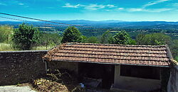 Fully habitable Country House with land and stunning views overlooking the Cabe valle Fully habitable Country House with land and stunning views overlooking the Cabe valle
