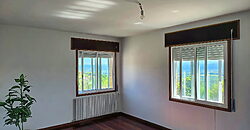 Fully habitable Country House with land and stunning views overlooking the Cabe valle Fully habitable Country House with land and stunning views overlooking the Cabe valle