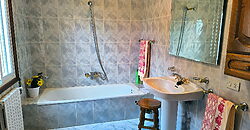 Fully habitable Country House with land and stunning views overlooking the Cabe valle Fully habitable Country House with land and stunning views overlooking the Cabe valle