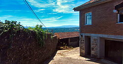 Fully habitable Country House with land and stunning views overlooking the Cabe valle Fully habitable Country House with land and stunning views overlooking the Cabe valle