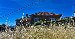 Fully habitable Country House with land and stunning views overlooking the Cabe valle Fully habitable Country House with land and stunning views overlooking the Cabe valle