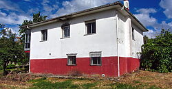 Detached country home with garden in the centre of the Ribeira Sacra