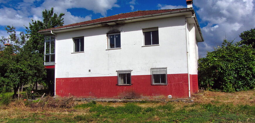Detached country home with garden in the centre of the Ribeira Sacra