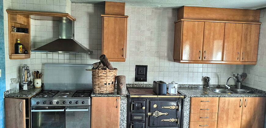 Detached country home with garden in the centre of the Ribeira Sacra