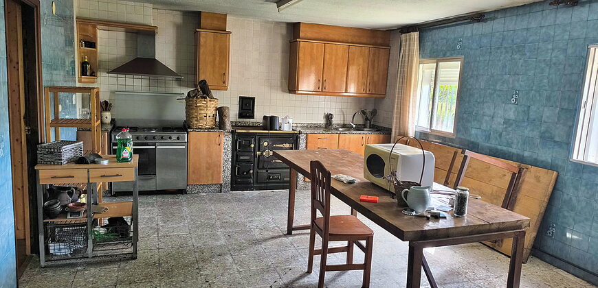 Detached country home with garden in the centre of the Ribeira Sacra