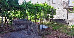Detached country home with garden in the centre of the Ribeira Sacra