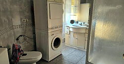 Townhouse with potential for business located in Ferreira de Panton