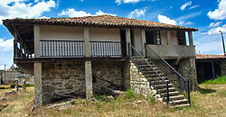 Complex of 3 stone-built houses with a beautiful “hórreo” and land Complex of 3 stone-built houses with a beautiful “hórreo” and land