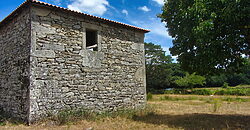 Complex of 3 stone-built houses with a beautiful “hórreo” and land Complex of 3 stone-built houses with a beautiful “hórreo” and land