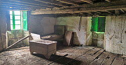 Complex of 3 stone-built houses with a beautiful “hórreo” and land Complex of 3 stone-built houses with a beautiful “hórreo” and land